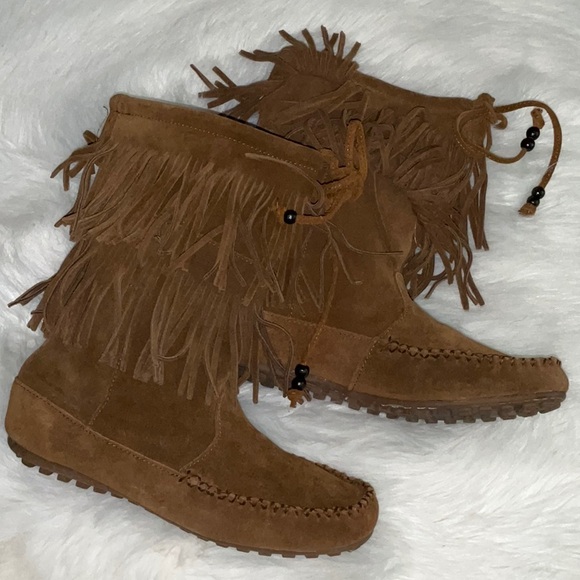 Minnetonka Double Fringe
Moccasin Boots - Picture 4 of 11